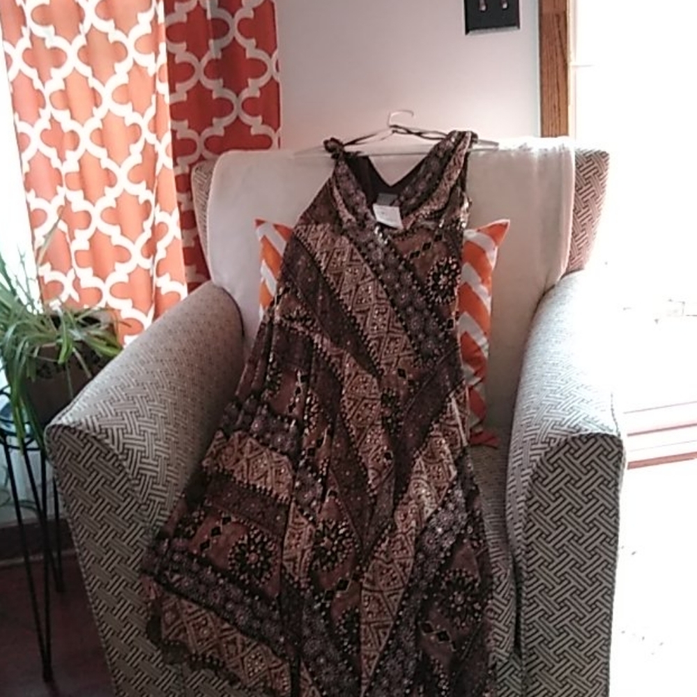 Dress - Picture 2 of 2